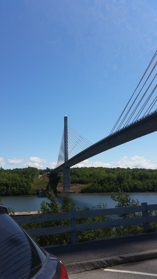 Blick auf eine Brücke  | © Aaron Lohoff