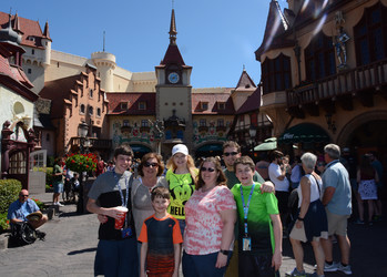 © Meine Gastfamilie und ich im "Germany" von Disneyworld