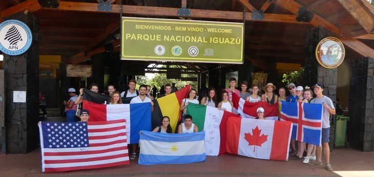 © Vor dem Nationalpark „Cataratas de Iguazu“ 