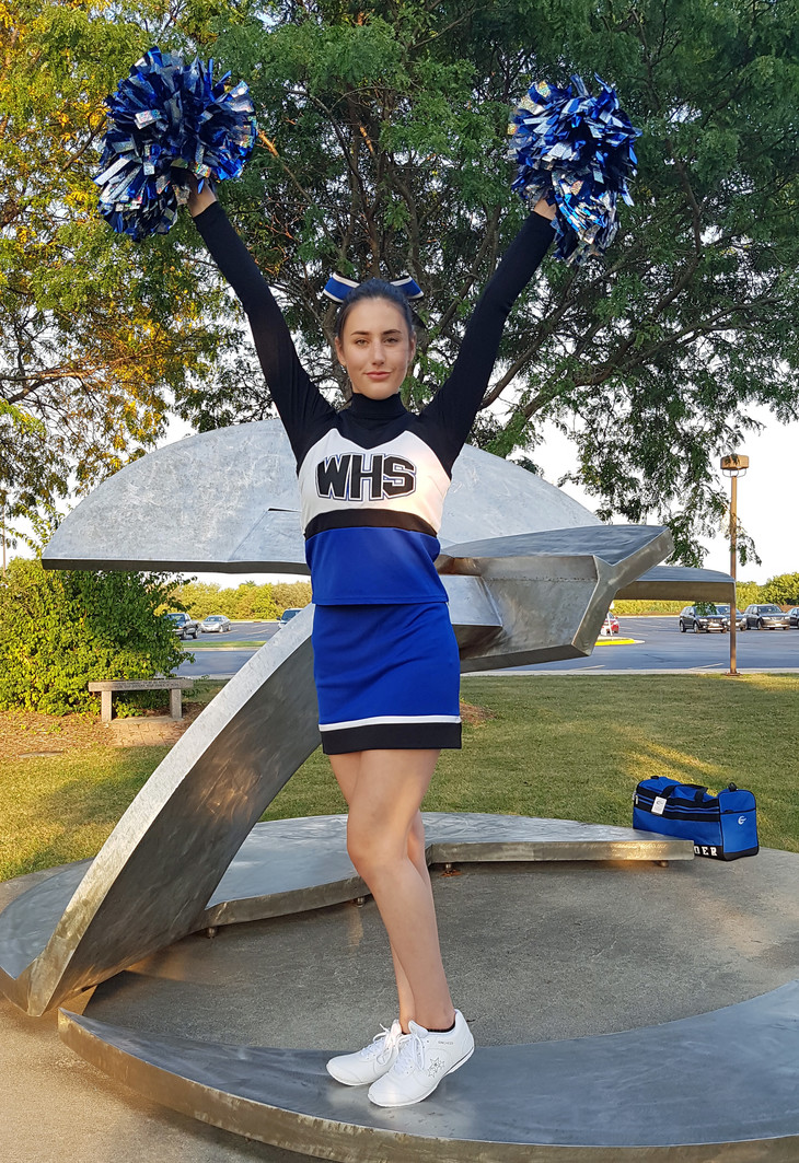 In meinem Cheerleader-Outfit der Watertown Highschool (WHS) | © Hanna Vogel