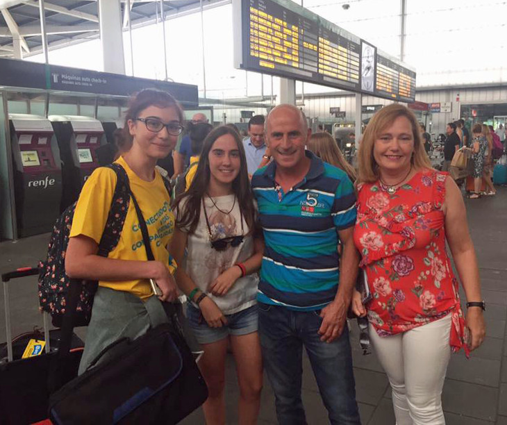 Meine halbe Gastfamilie bei unserer Ankunft in Valencia | © AFS/Jana Vonderlin