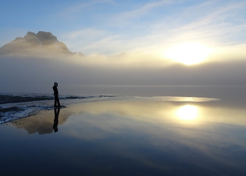 Die Sonne spiegelt sich im Wasser  | © Luise Bachtler