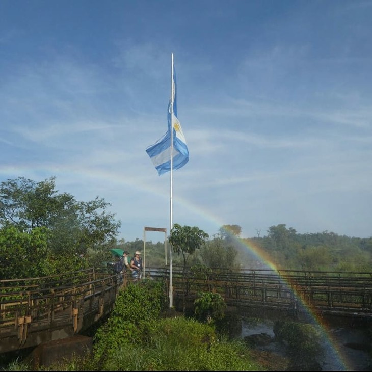 Flagge Argentinien im Regenbogen  | © Maike Issler