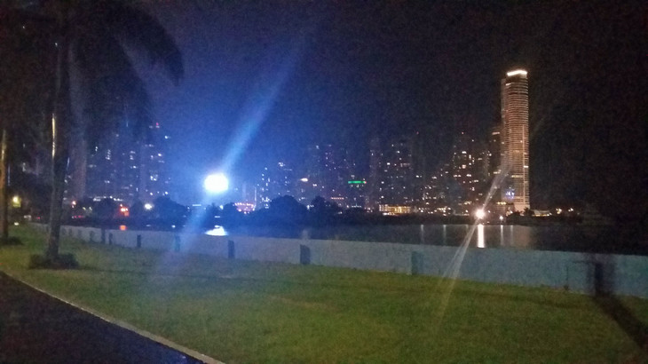 Panama City bei Nacht | © Miriam Weis / Panama City bei Nacht