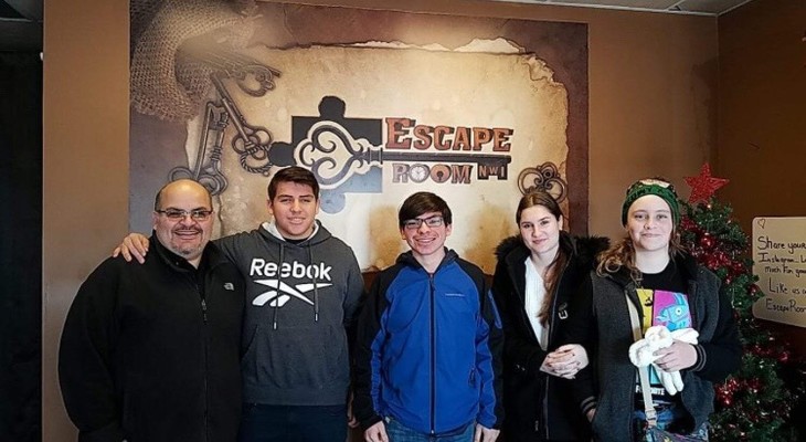 Gruppenbild vor dem Escape Room | © Elif Frank