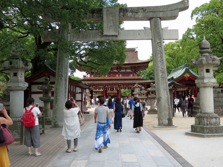 roter japanischer Tempel  | © Sophie Gemmar