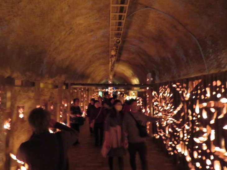 beleuchteter Tunnel  | © Sophie Gemmar