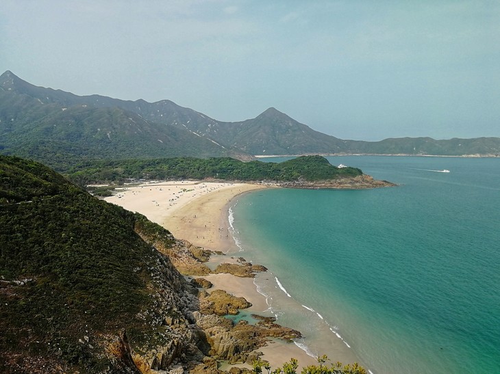 Strand und türkises Meer  | © David Grimm