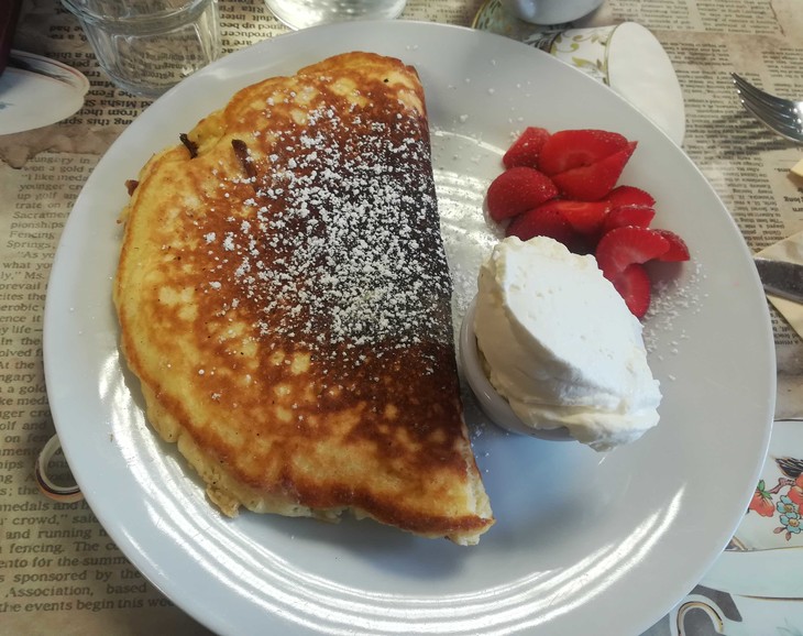 Pancake mit Sahne und Früchten  | © Johanna Kober