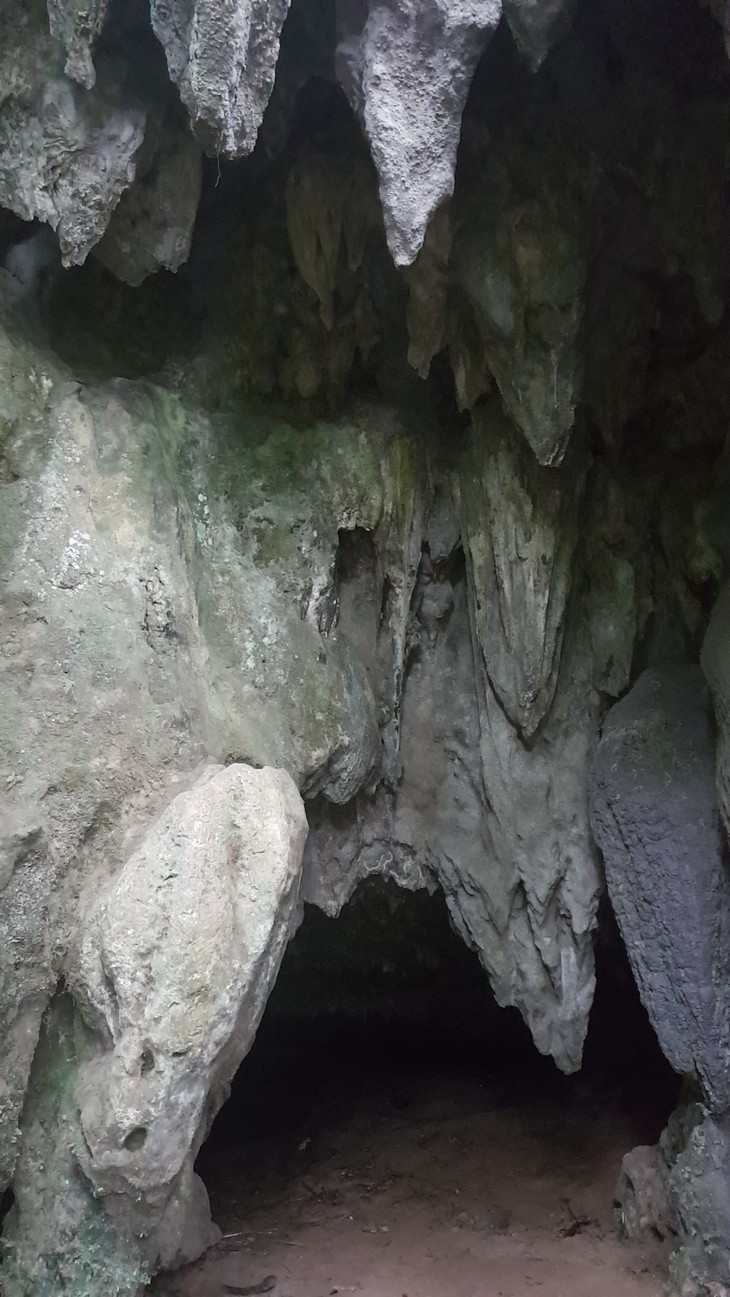 Eingang zu einer Höhle | © Ronja Leonhardt