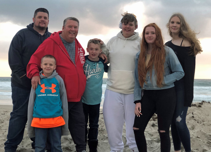 Familienbild am Strand  | © Louisa Piper