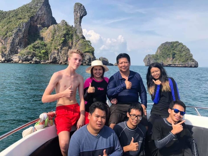 Gruppenbild auf einem Boot | © Tim Sauer