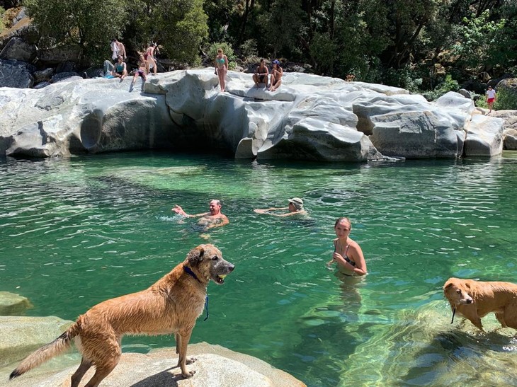 baden in türkisem Wasser  | © Alina Hobert