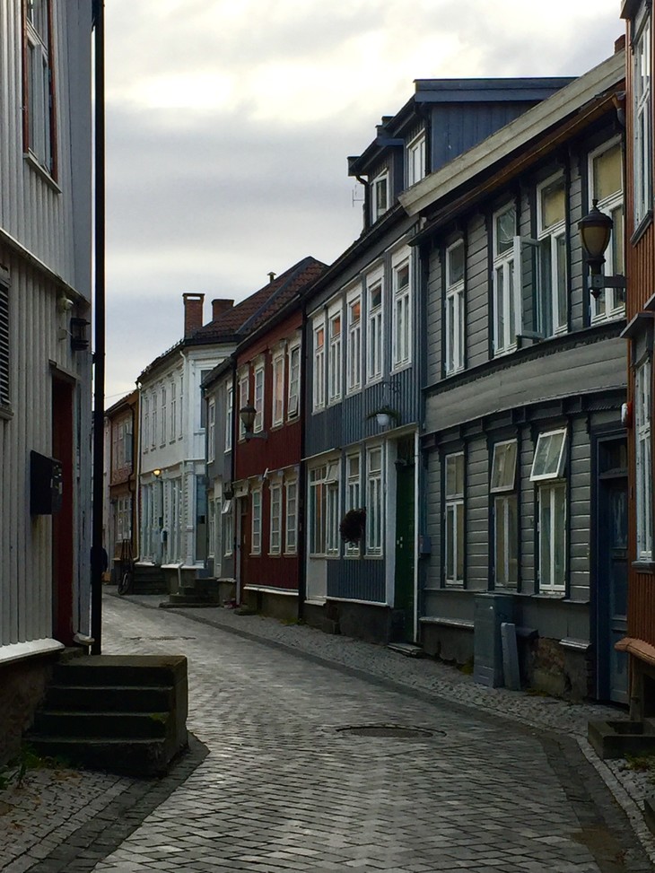 kleine Gasse einer Stadt  | © Liv de Bruyn