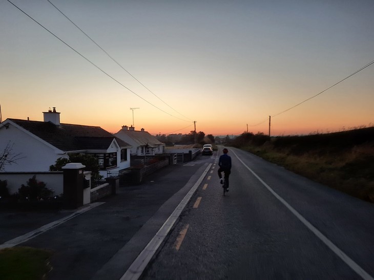 Fahrradtour im Sonnenuntergang  | © Mathis Schlüchtermann