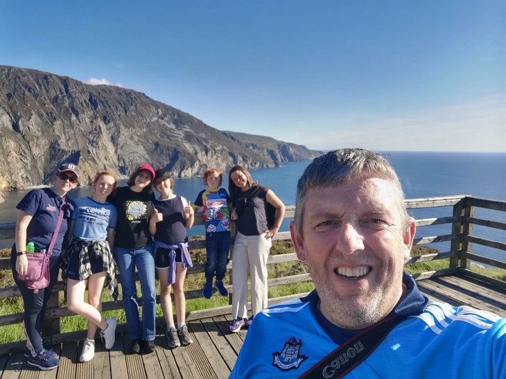 Gruppenbild oben auf dem Berg oder „Hügel“ | © Marie Wolf