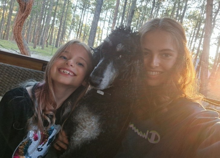 Meine Gastschwester und ich auf der Terrasse  | © Sophie Götz